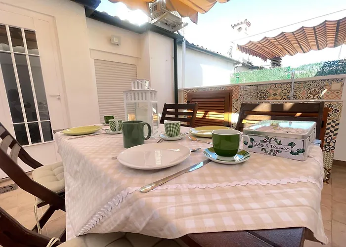 Azahar Centre & Parking *