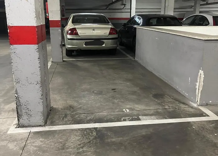 Azahar Centre & Parking