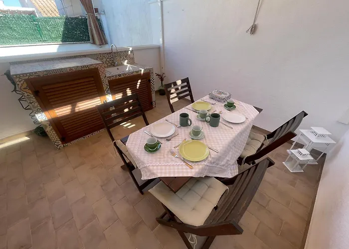 Azahar Centre & Parking