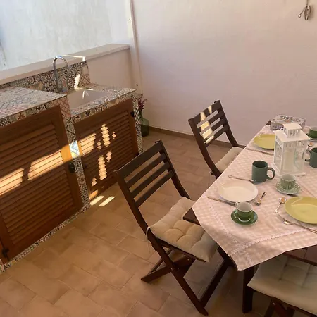 Azahar Centre & Parking * Кордова