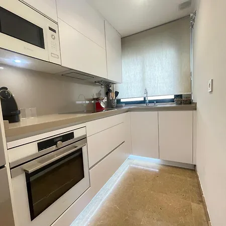 Azahar Centre & Parking * Кордова