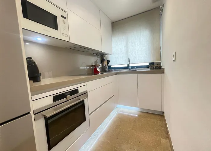 Azahar Centre & Parking * Кордова