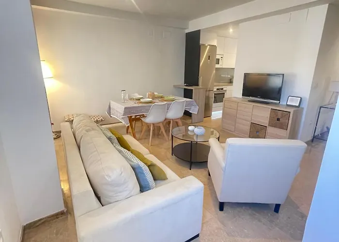 Azahar Centre & Parking Кордова